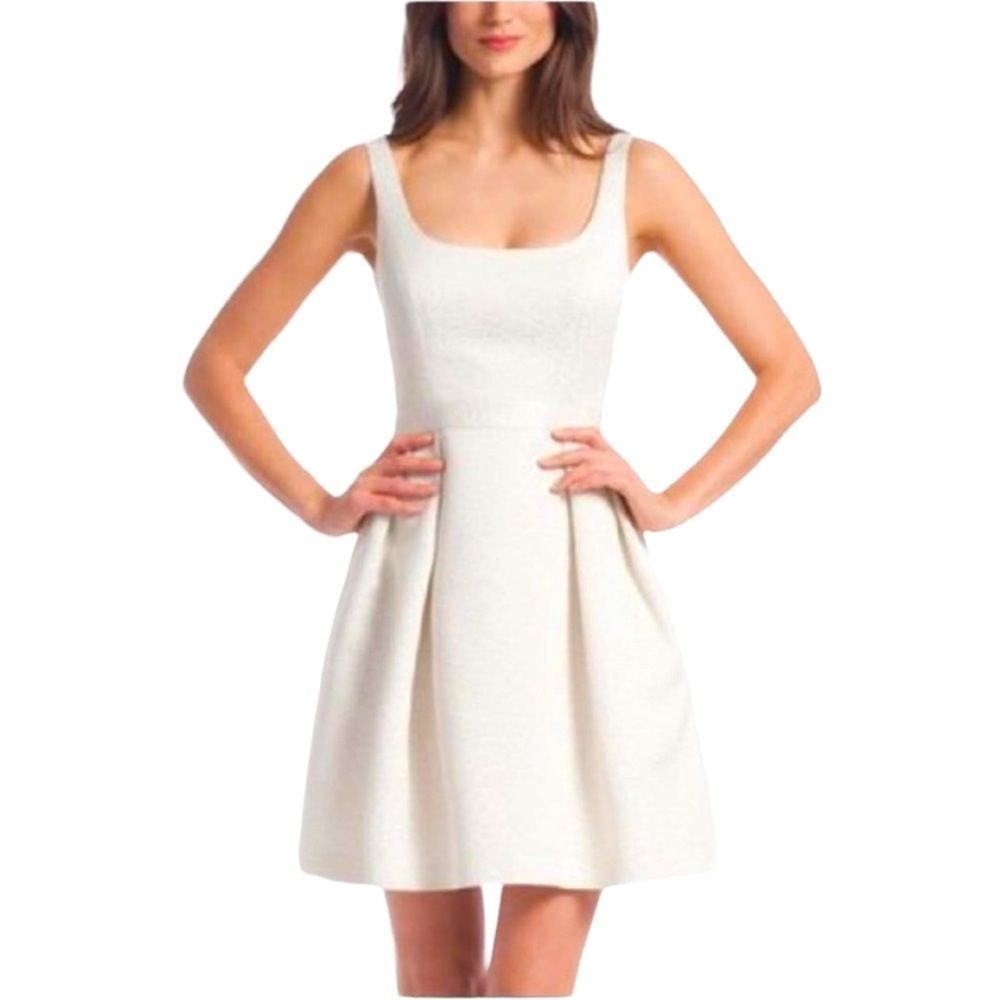 EUC Shoshanna Fit & Flare Sleeveless Skater Dress 2‎ Pleats Ivory Gold Mini